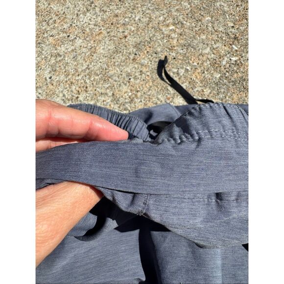 Men’s Nike dri fit workout shorts  size medium - Picture 5 of 5